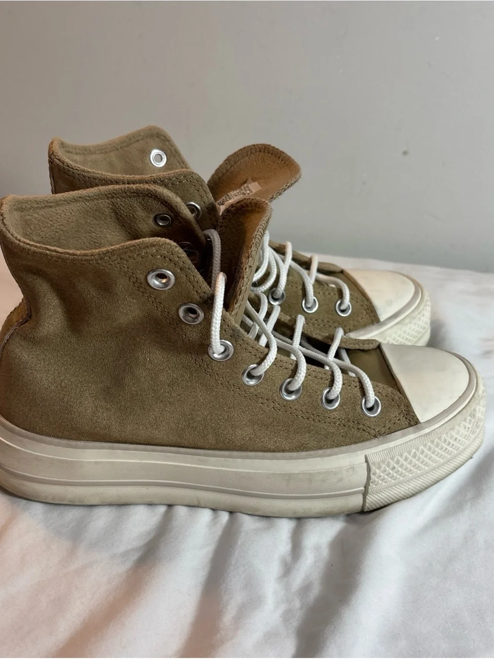 Converse women’s all Star  High-Top Sneakers in Tan and White